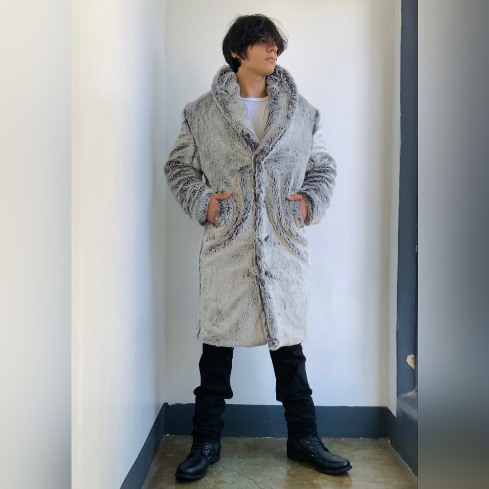 Men's Manzini Silver Faux Fur Overcoat NWT